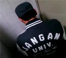 厕所打炮被偷拍 mp4