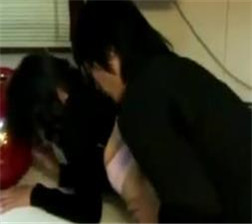 把同事带到家中 mp4