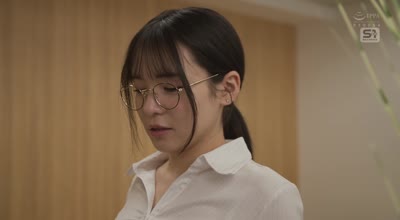 SONE-753 大人しい新入女子社员を一泊出张に同行させ相部屋に连れ込むと…まさかのド淫乱メスに変身して精液透明になるまで绞りヌカれた… 乃坂ひより