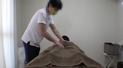 FC2PPV-4518464羞涩店里身体僵硬的苗条美女